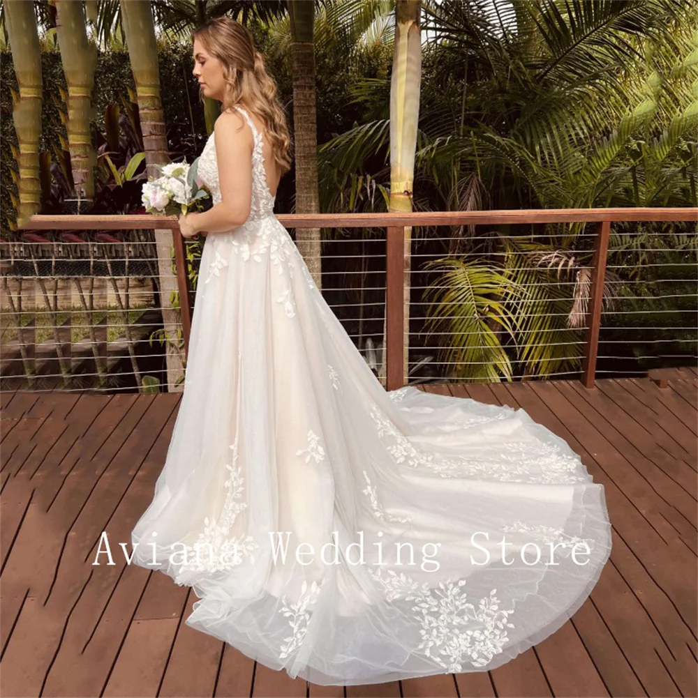 Aviana-A Linha Vestidos de casamento com Spaghetti Straps, Lace Appliques, V Neck, sem mangas, sem encosto, Sweep Train, vestidos de noiva, Custom Made