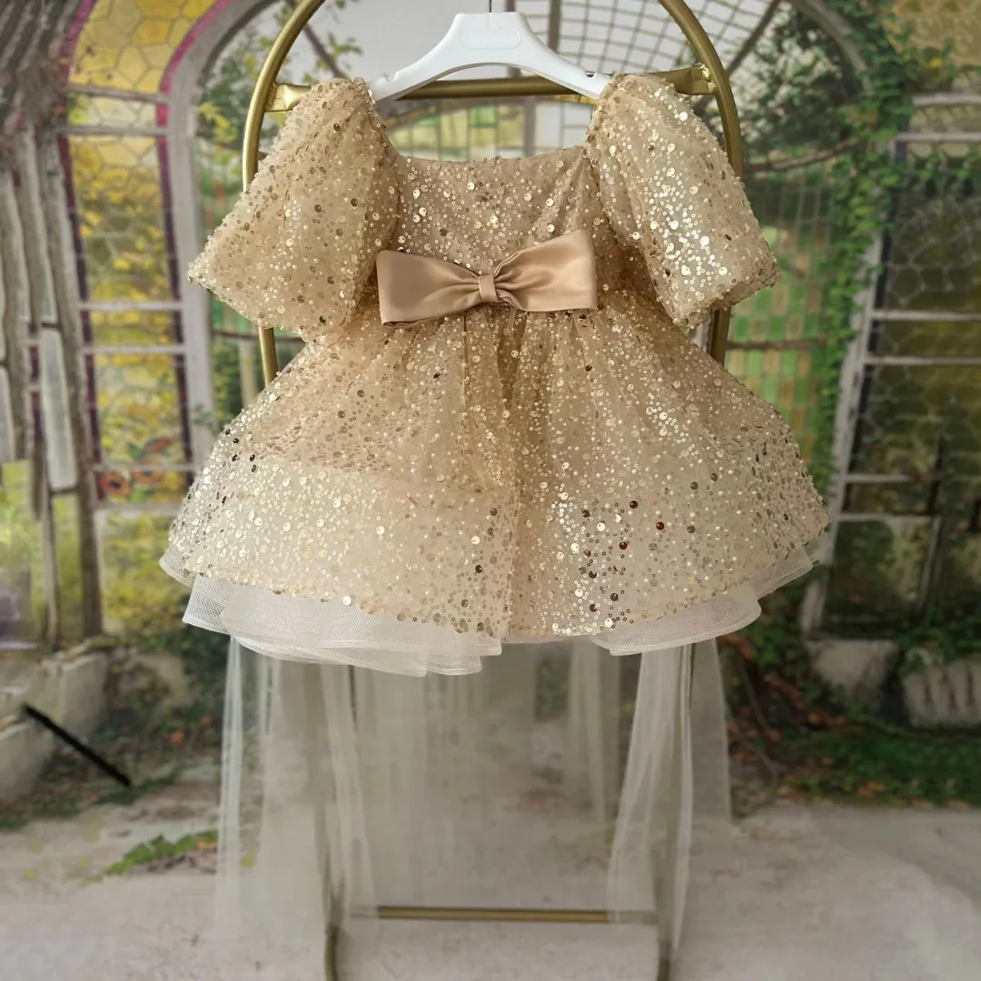 robe-de-demoiselle-d'honneur-de-luxe-en-tissu-champagne-pour-mariage-avec-sequins-demi-manches-col-carre-et-nœud-robe-de-bal-personnalisee-pour-anniversaire-de-tout-petit