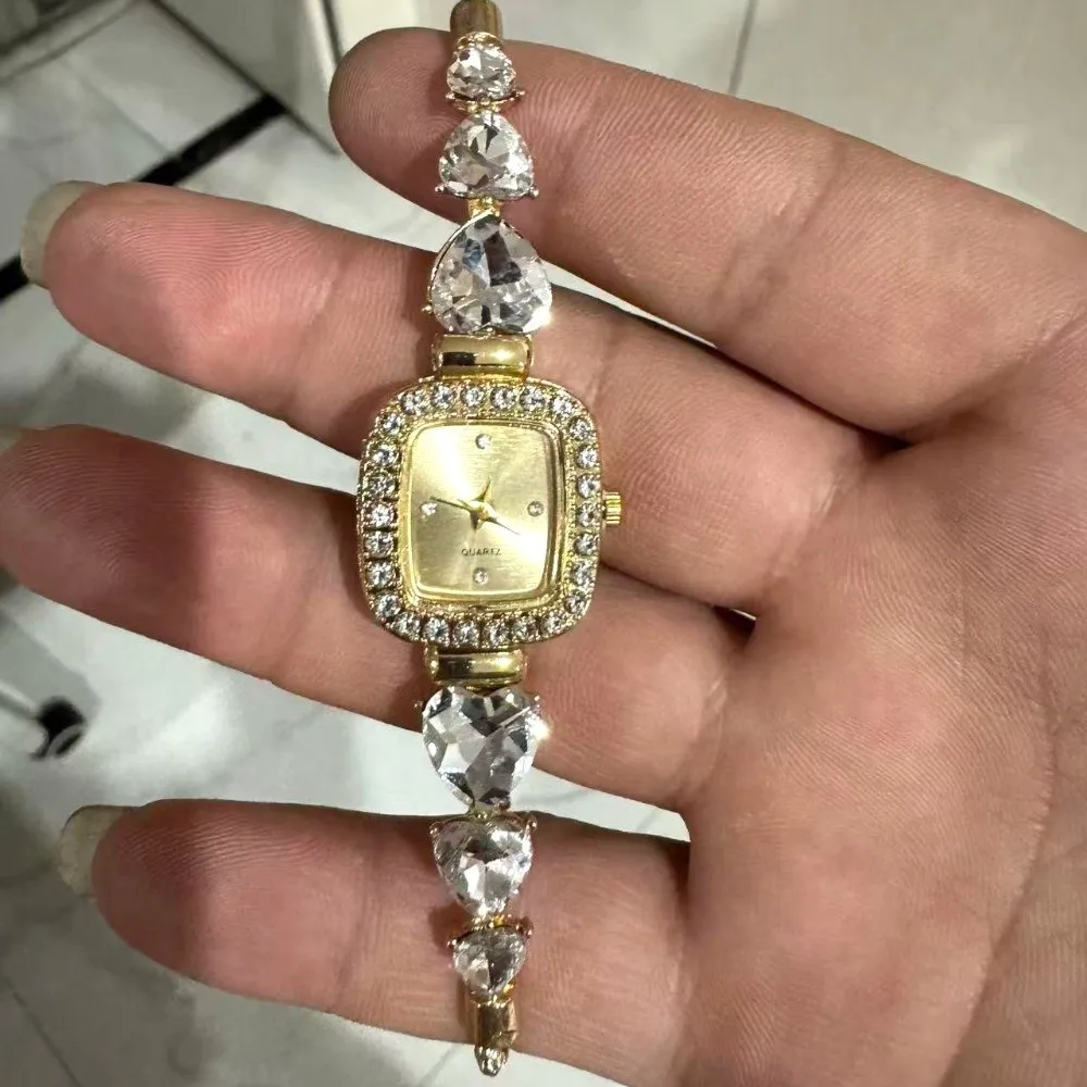 Adjustable Bracelet Watches Retro Elegant Women's Wrist Watch Analog Small Square Dial Rhinestone Bracelet Watch Birthday Gift