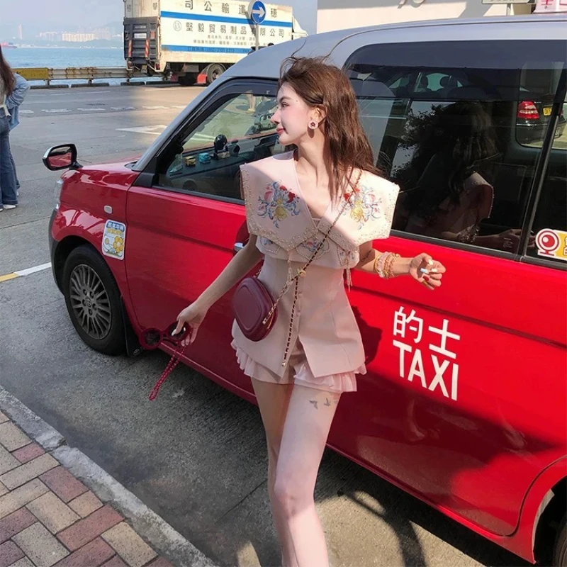 

Chinese Pink Fashion Suit Elegant Embroidered Suspender Top Doll Collar Ruffle Edge Shorts 3-piece Set Parties and Daily Wear