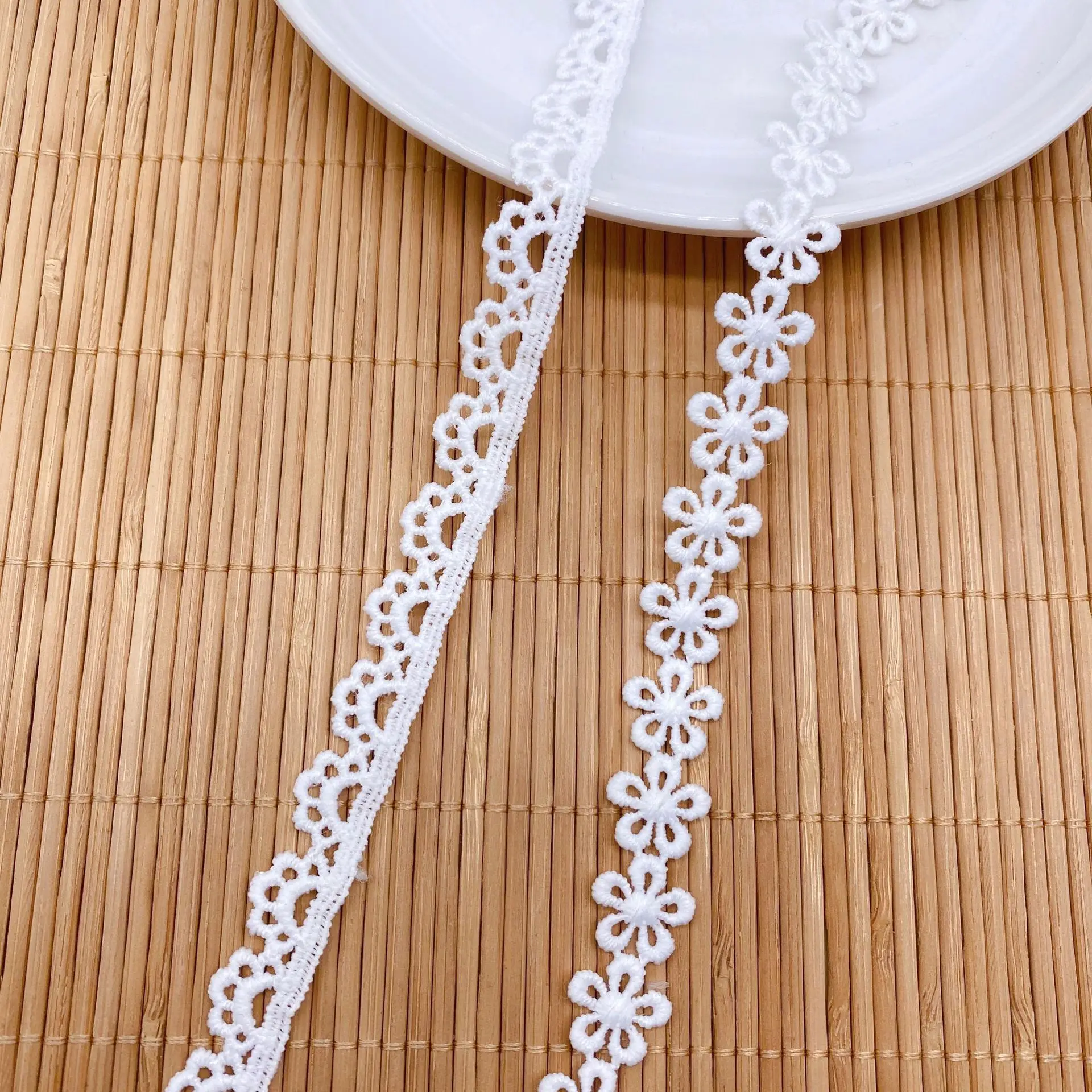 

1Yards Best Selling Embroidery Lace Fabric Applique 1.3cm Guipure Lace Fabric Trim Dress Sewing Lace Ribbon dentelle encajes K50