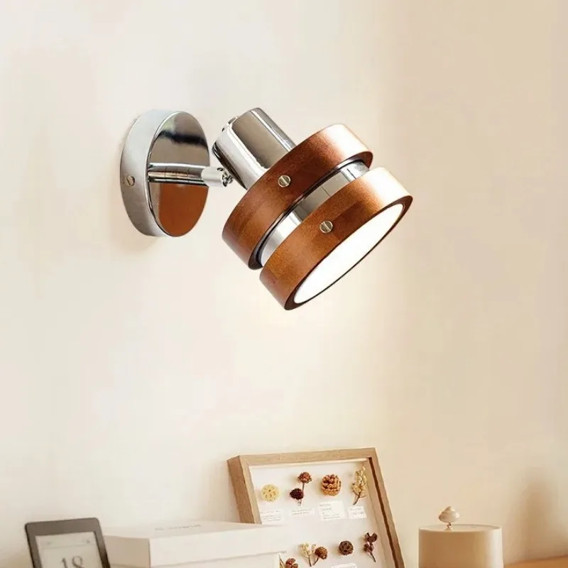 

Маленький настенный светильник из массива дерева во французском стиле, хромированный цвет, регулируемый угол с вилкой, домашний фон, настенный декоративный светильник