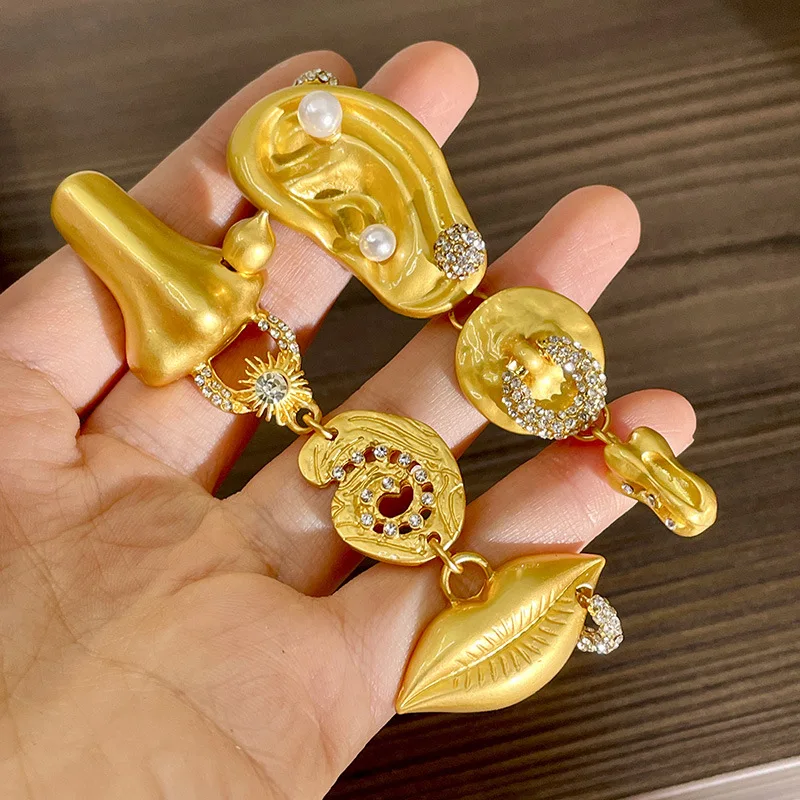 NISHIZAWA أقراط غير متناظرة للنساء وجه الإنسان لون ذهبي Hyperbole Pendientes Mujer القرون الوسطى موضة ريترو مجوهرات #2