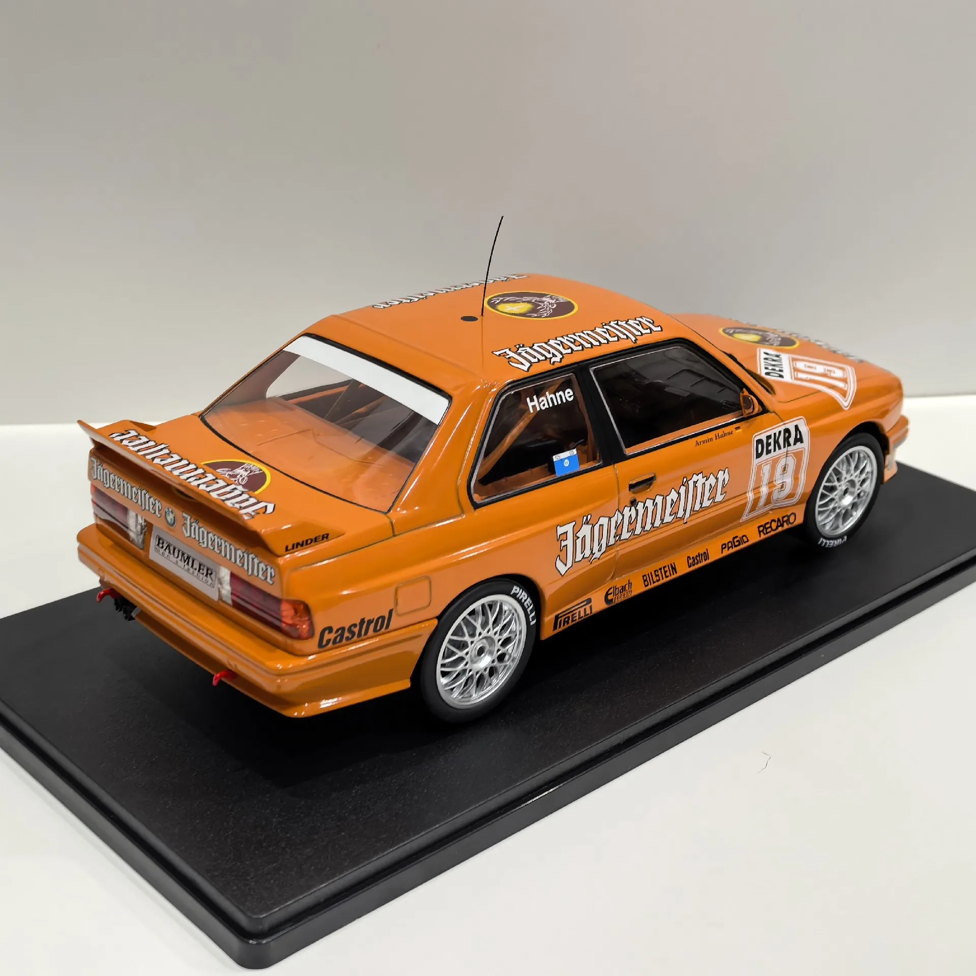 دييكاست IXO 1/18 مقياس BMW E30 M3 # 19 1992 BMW سباق سبيكة سيارة نموذج تحصيل لعبة هدية تذكارية عرض حلية
