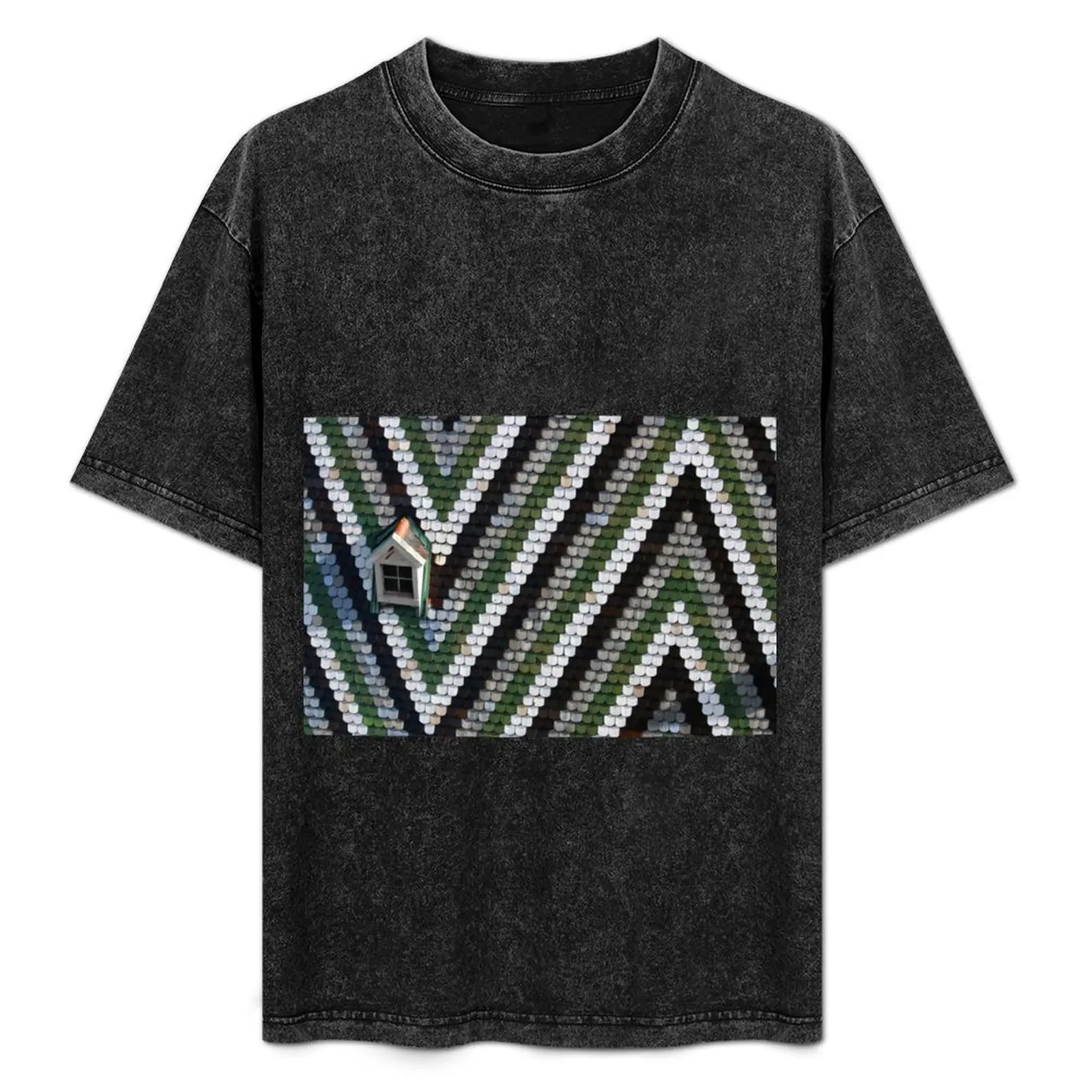 

Saint Stephen Church roof detail Vienna Austria T-Shirt Basic Simple Casual Short Sleeve Tee