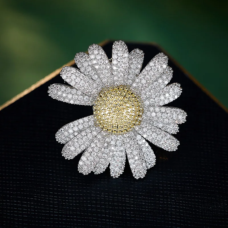 Elegant Cubic Zirconia Sunflower Brooch for Women Luxury Coat Suit Corsage Pin Wedding Engagement Party Jewelry Gift Wholesale