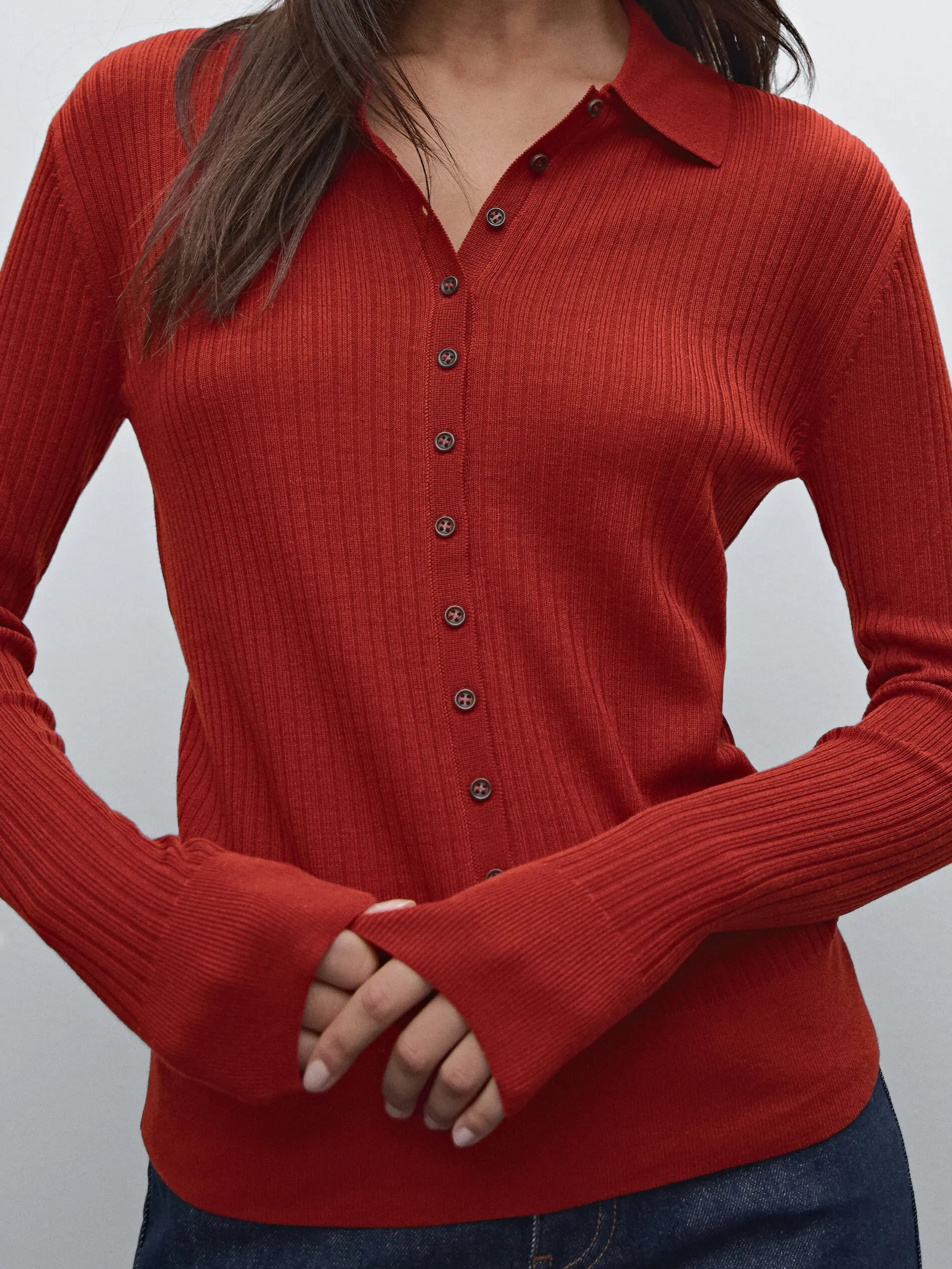 Ethereal MD 2025 masidutti ربيع جديد نمط السيدات عارضة أزياء أنيقة مضلع بولو الرقبة محبوك سترة