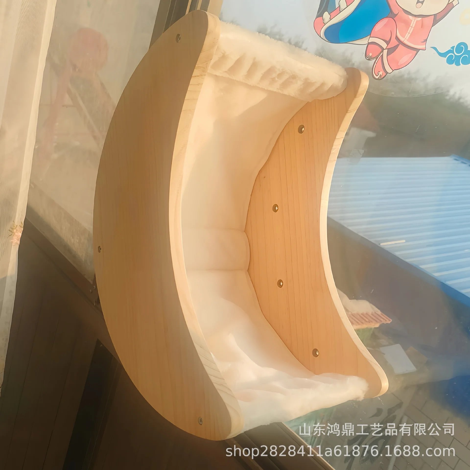 Wooden Cat Window Hammock Suction Cup Mount Warm Padded Pet Swing Bed Indoor Sunbathing Compact Perch Apartment Windows Balcony