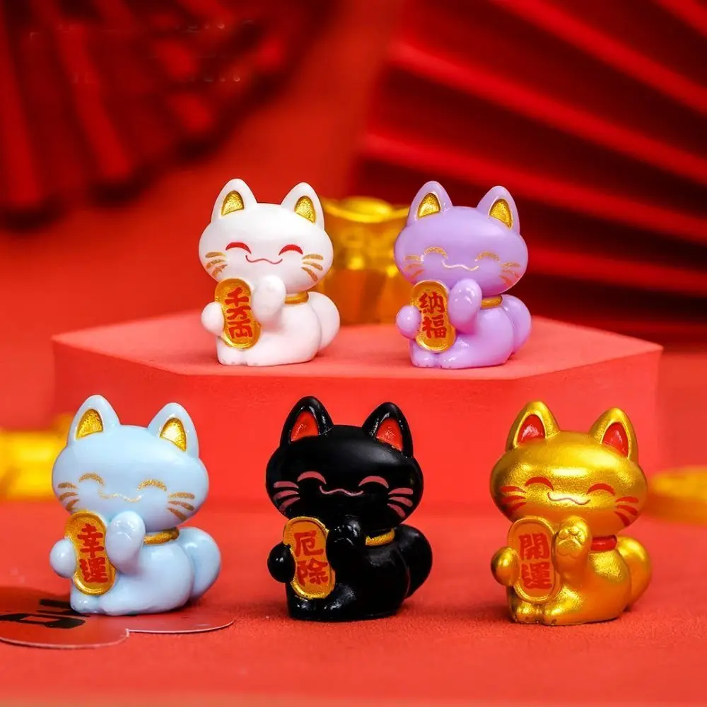 Home Decor Cartoon Lucky Cat Statue Creative Cute Lucky Cat Figurine Exquisite Animal Model Miniatures Cabinet Table Desk