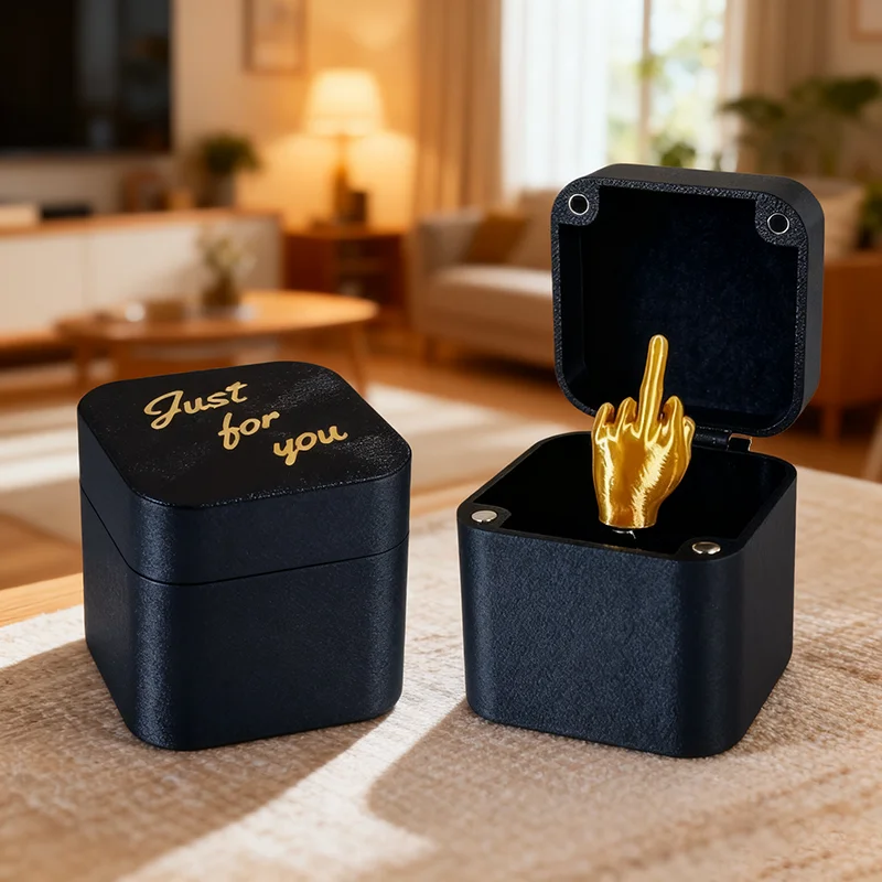Out of the box pop-up Middle Finger Funny Gift Box Desk Home Decor Gifts Middle Finger Novelty Christmas Novelty Prank Gift