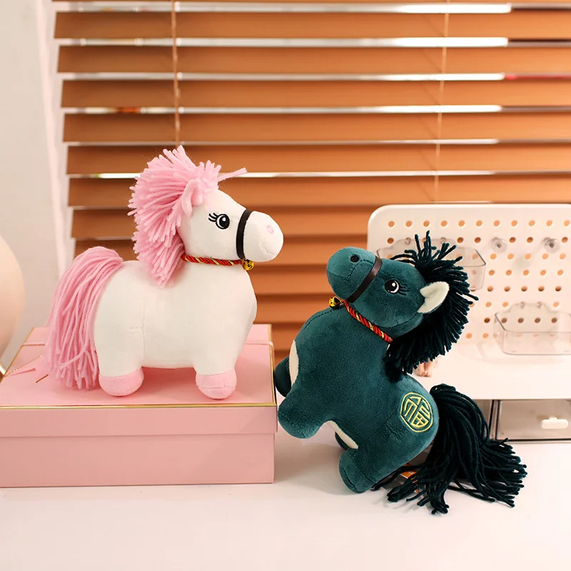 Paard pluche 22/26cm Lucky Horse knuffel rood, bruin, wit paard met bellen pluche pop Chinatown souvenirs kind verjaardag kerstcadeau