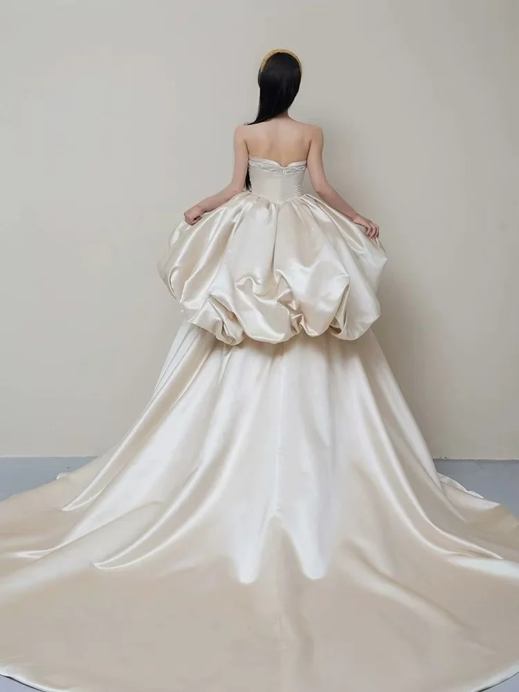 Champagne satin temperament tube top main wedding dress high-end bridal wedding puffy dress