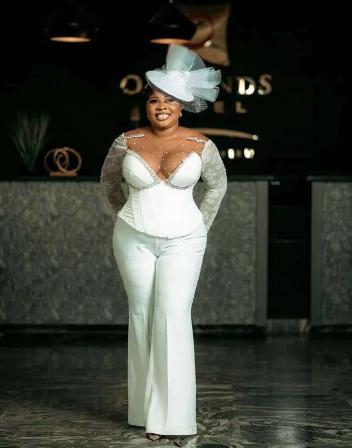 

White Beach Summer Jumpsuit Wedding Dresses Sheer Neck Long Sleeve Customsized Corset Lace-up Bridal Gown Outfit Pant Suit
