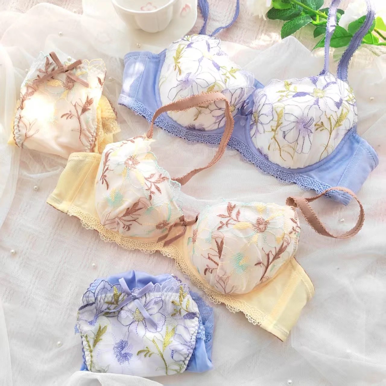 

Teenage girls in the chicken heart comfortable upholstery gathered bra set embroidery sweet thin female underwear