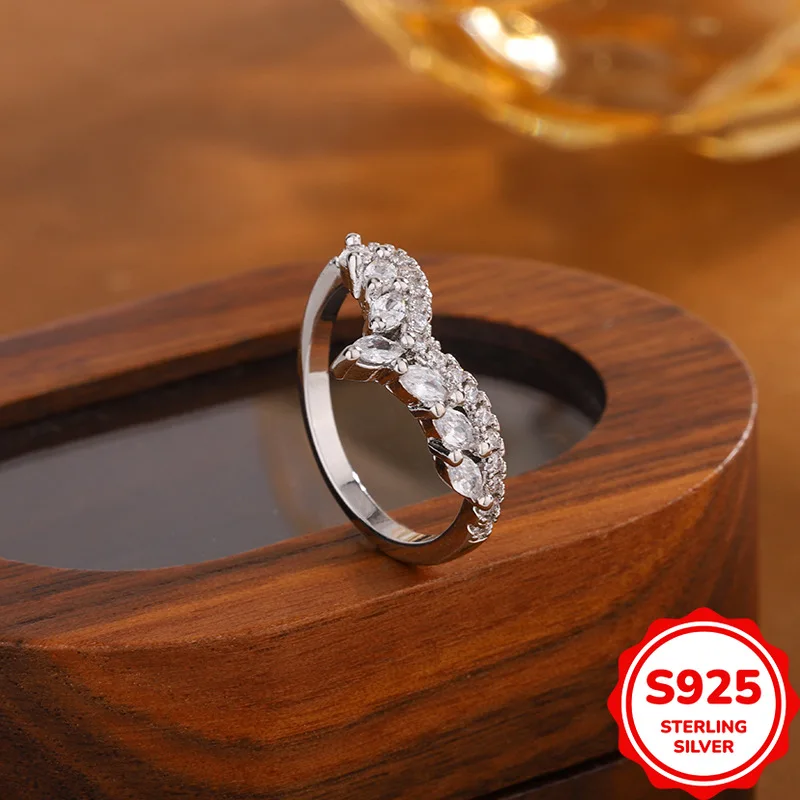 

Exquisite and Elegant Genuine S925 Silver V-shaped Full Diamond Women's Wedding Ring, Versatile and High-end for Commuting
