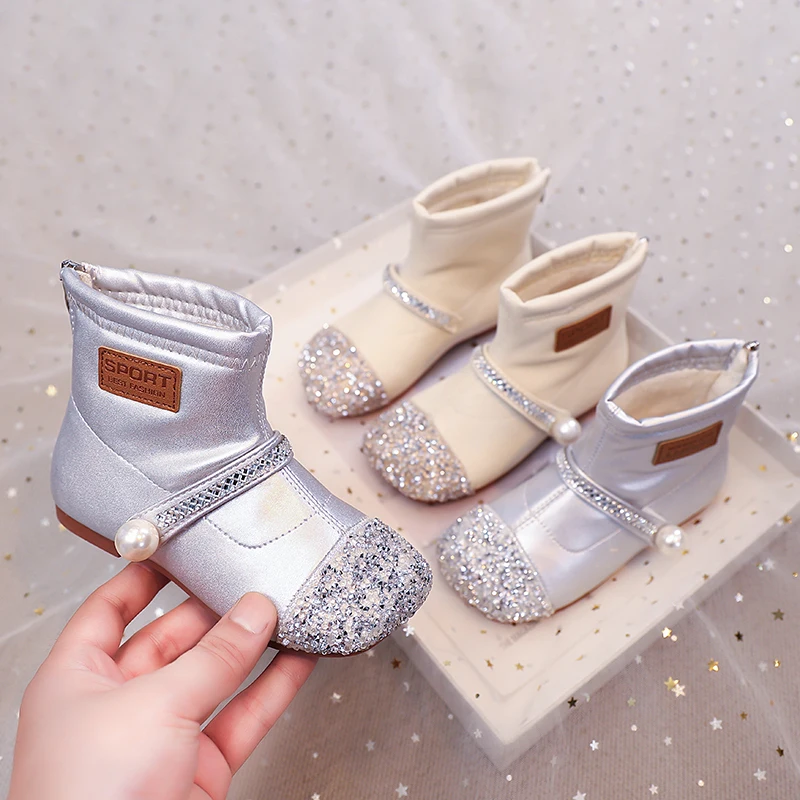 

2025 New Winter Kids Leather Boots Shiny Pearl Sweet Girls Short Boots Round Toes Soft Sole Children Princess Boots Glitter