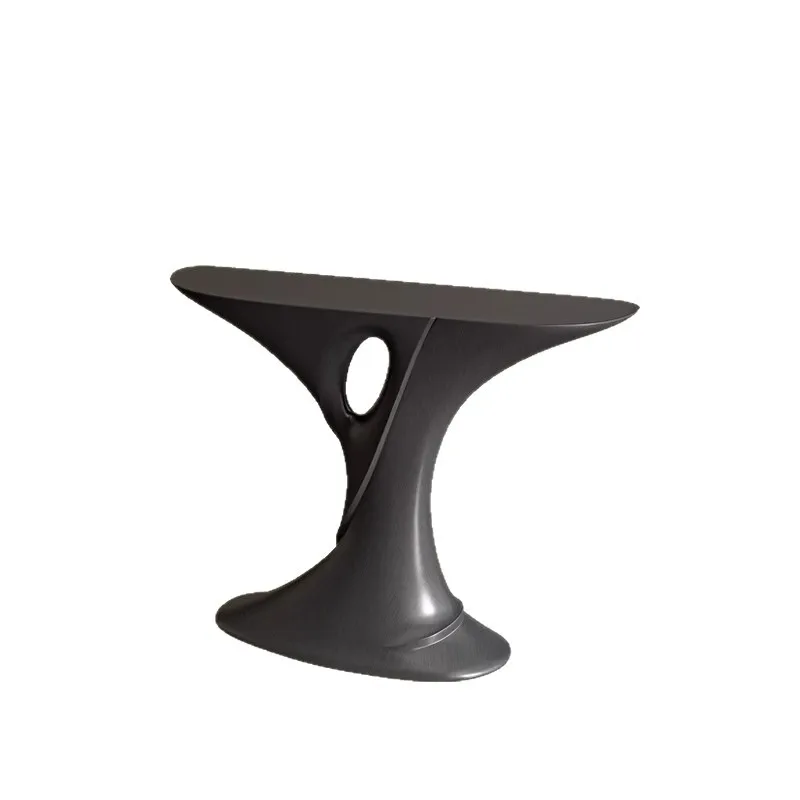 

The entrance is against wall, the aisle is very narrow, the semicircular entrance table is creative and high-end