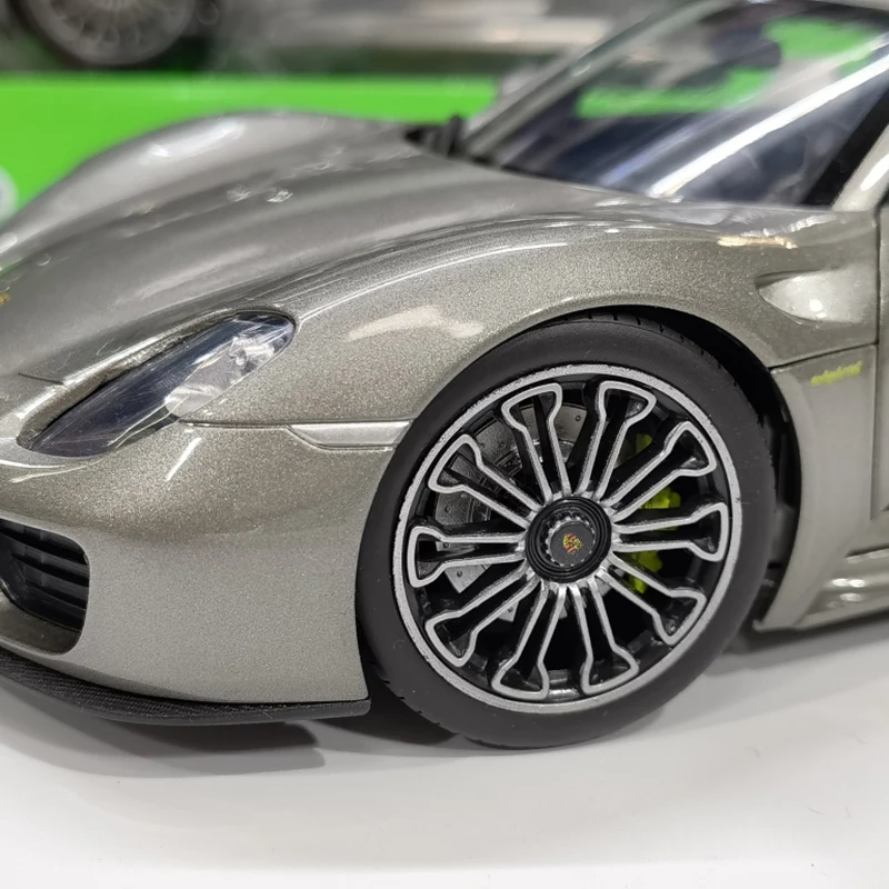 Welly Diecast Model Car 1/18 Scale Porsche 918 Spyder Alloy Car Model Collection Toys for Boys Gif Souvenir in Stock