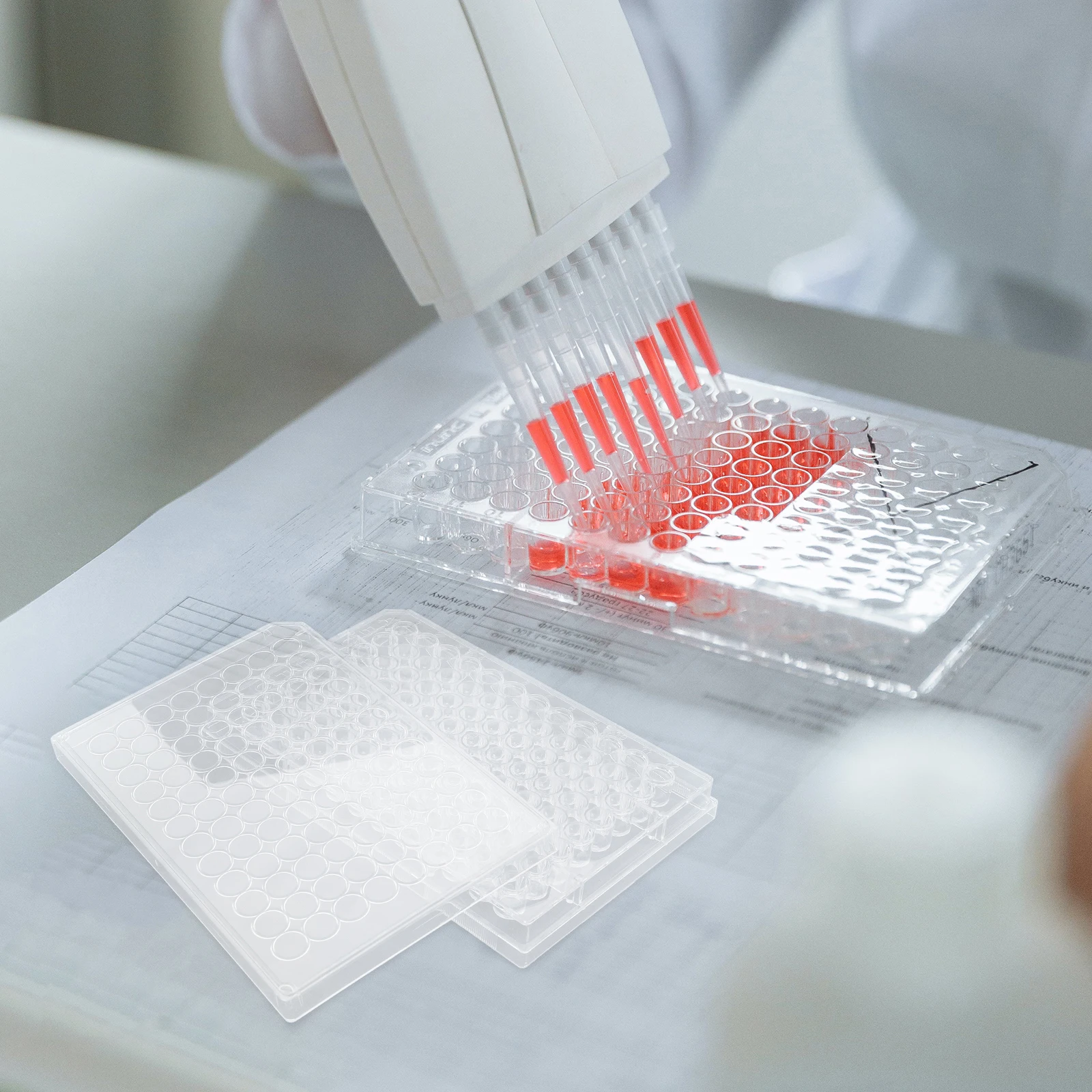 

96-well Culture Plate with Lid Round Cell for Laboratory Tray Dishes Transparent Plates