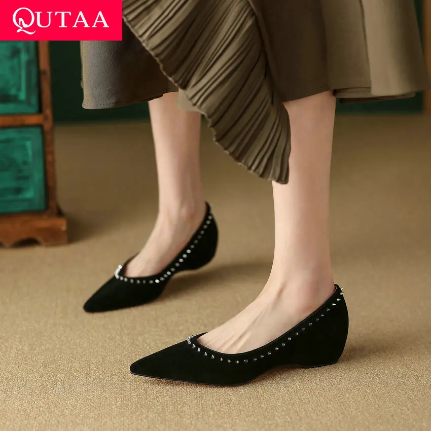 

QUTAA 2023 Women Pumps Spring Summer Pointed Toe Party Thick Med Heels Rivet Genuine Leather Slip On Shoes Woman Size 34-39