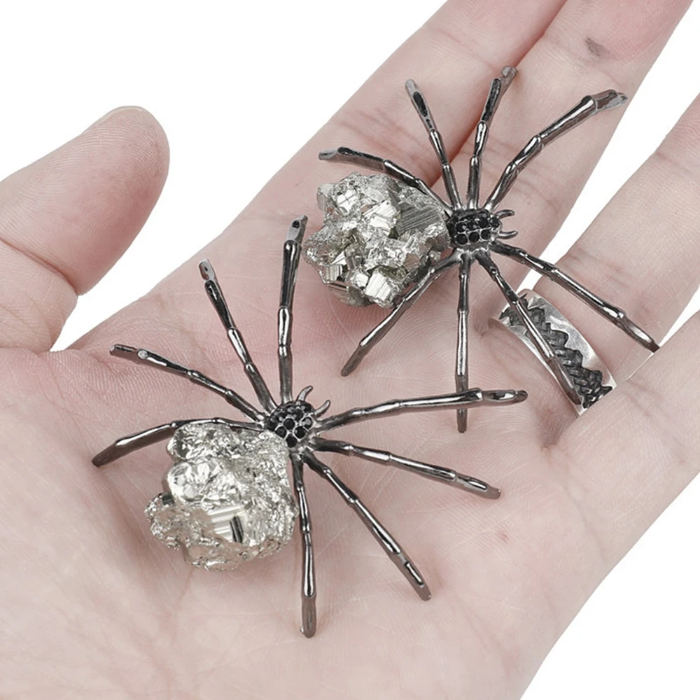 Natural Pyrite Inlaid Alloy Spider Shape Craft Ornament Creative Home Furniture Decoration Mineral Collections Exquisite Gift