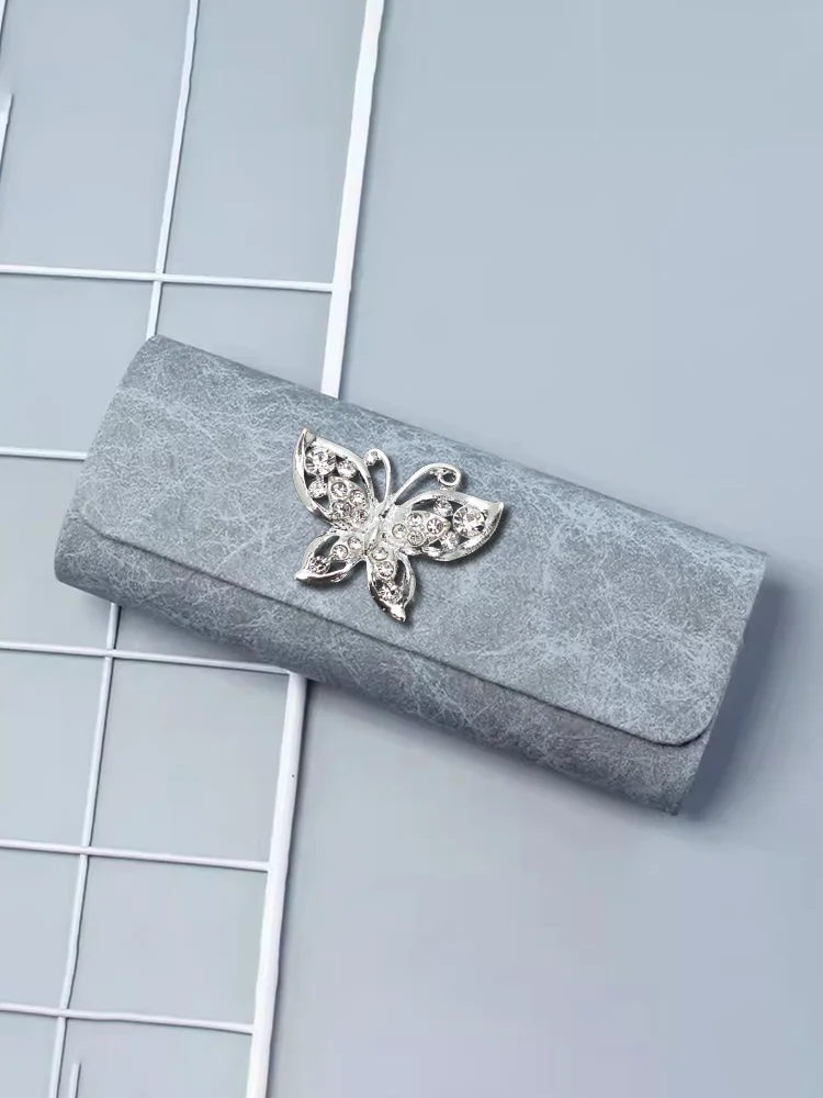 

Eyewear Cases Stylish Student Myopia Safe Box Pearl & Diamond Decor, Imitated Style.