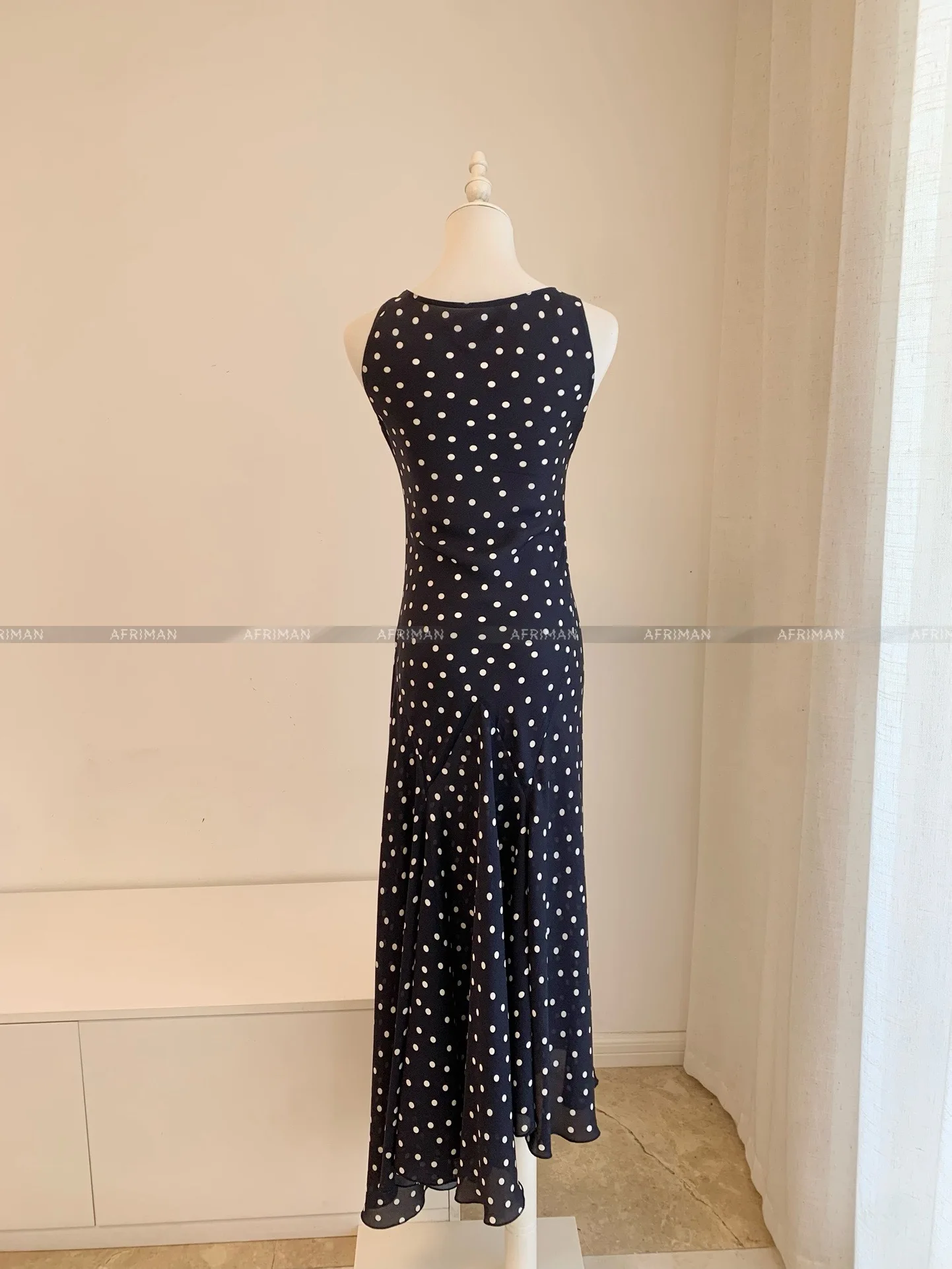 Women Retro Dot Print Sleeveless 100% Silk Irregular Maxi Dress