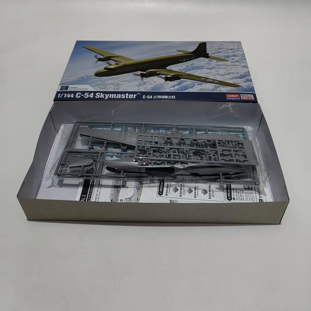 AC12652 ACADEMY 1/144 USAAF C-54 Skymaster Assembly Aircraft Model Kit