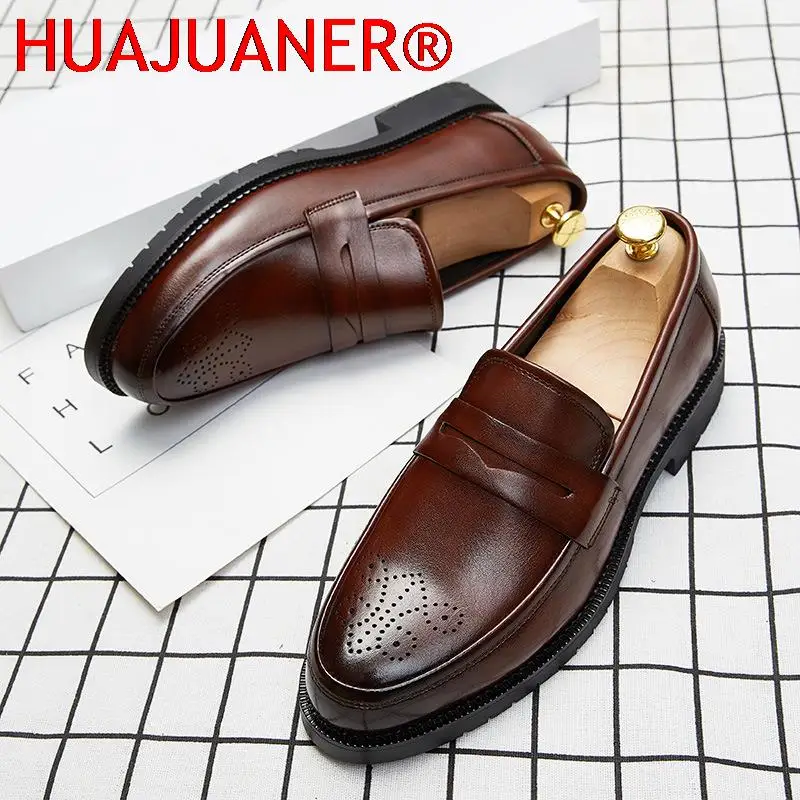 แบรนด์หรู Penny Loafers ผู้ชายรองเท้าสบายๆรองเท้าหนังรองเท้าขนาด 38-46 Brogue แกะสลัก loafer ขับรถ party