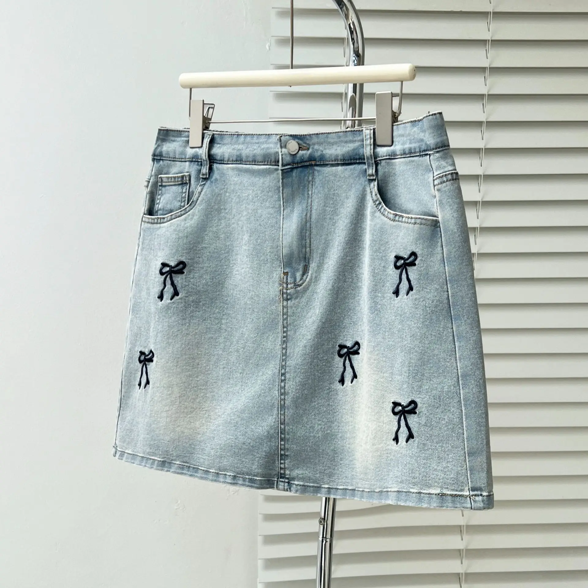 2026 Plus Size Lined Denim Mini Skirt Embroidery Bowknot Fashion Casual Short Skirt Curvy Ladies 810 view 4