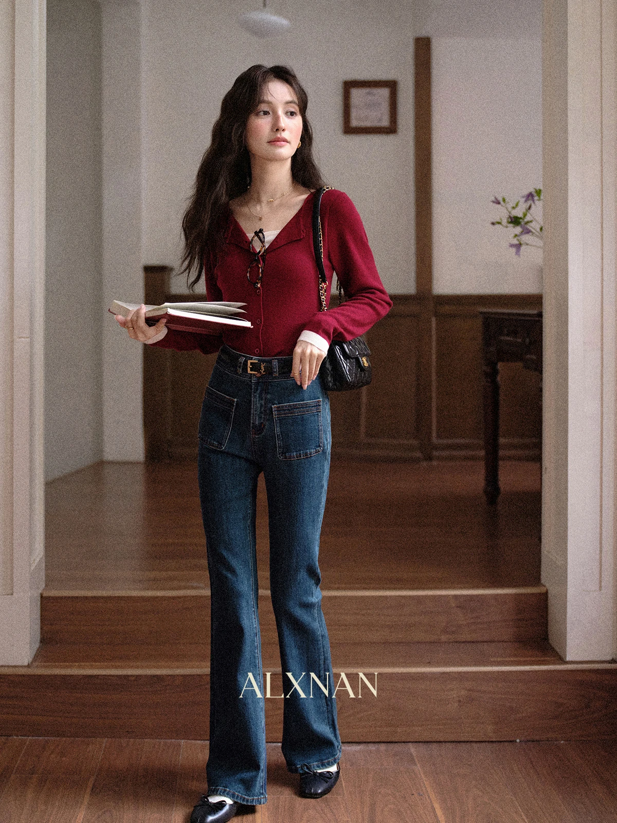 

ALXNAN Women's Jeans Vintage Dark Blue Cotton Flared Jeans 2025 Autumn Elegant Slim-fit Casual Long Denim Pants Female L57017