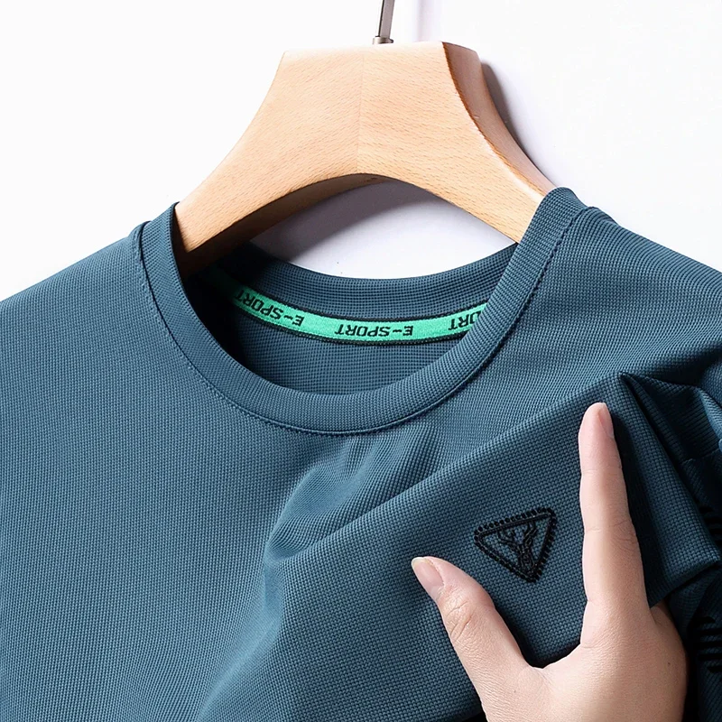 

Spring/Summer New Men's Round Neck Breathable and Sweat-absorbing Loose Comfortable Casual Half Sleeve T-shirt