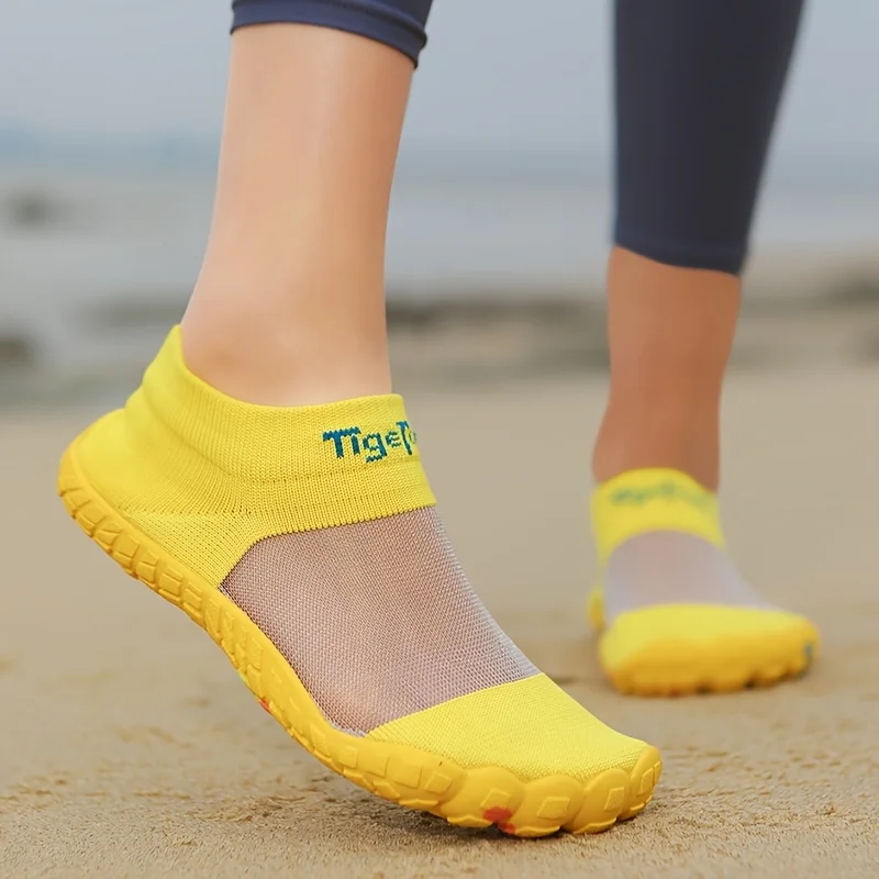 

Unisex quick-drying outdoor water shoes; lightweight, breathable beach and wading shoes; non-slip barefoot-style swim shoes; amphibious shoes for fishing and beachcombing.