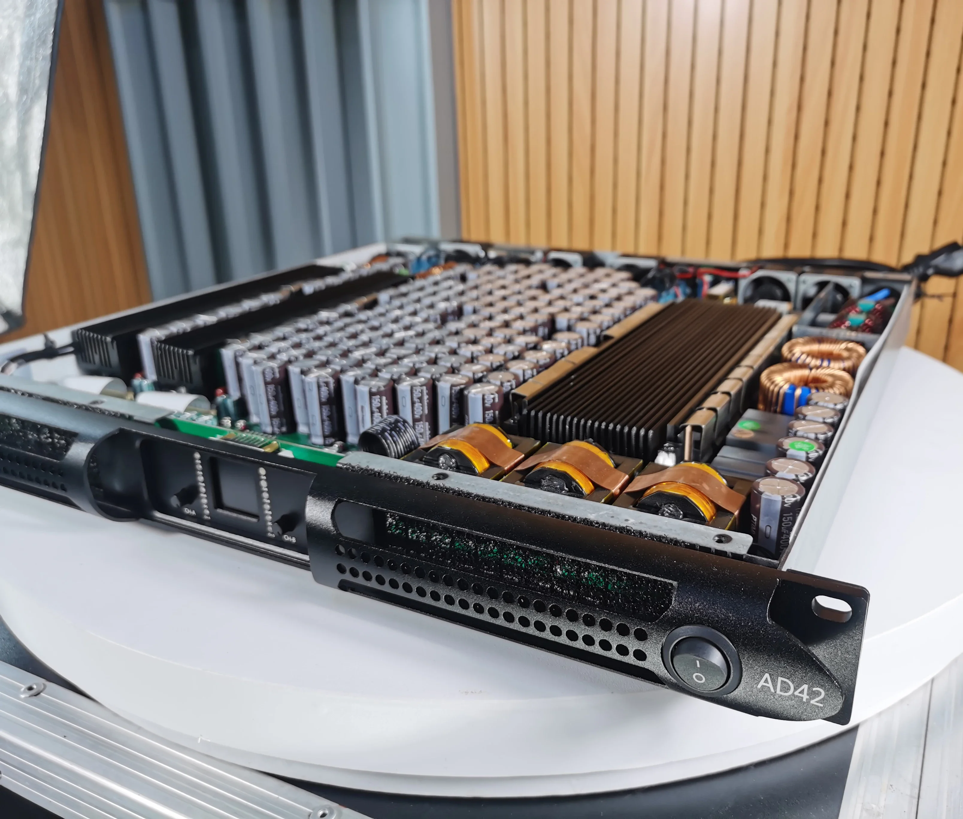 

Admark Amplifier AD42 Amplifier