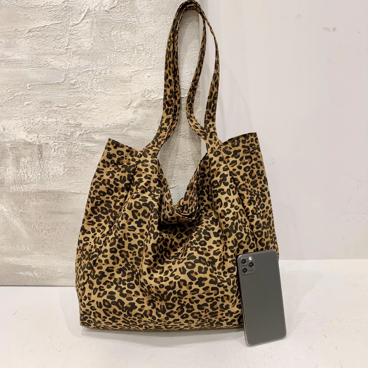 Large capacity leopard canvas bag, fashion trend practical, multi-functional niche shoulder bag