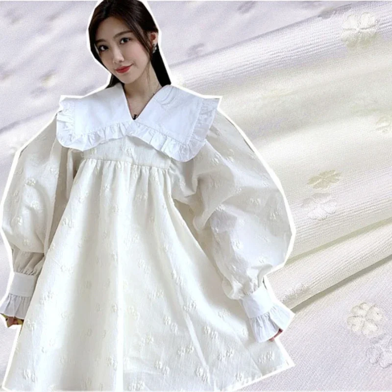 

Парчовая жаккардовая ткань с темным узором, весенне-летняя тонкая секция, окрашенная в пряже платье с цветочным тиснением, модная брендовая дизайнерская ткань