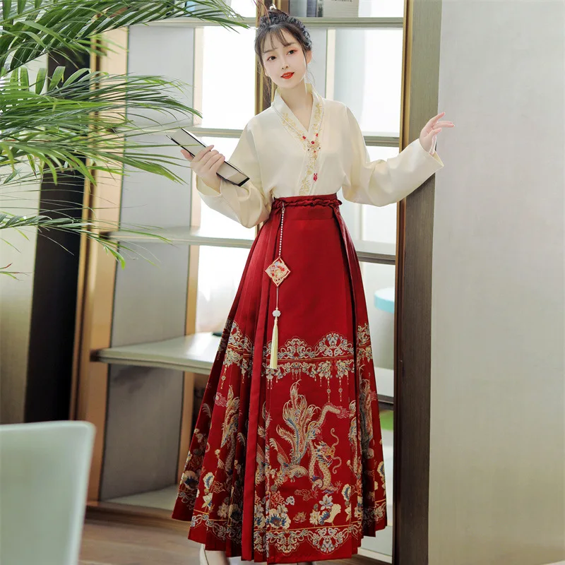 Ming made makeup flower horse skirt Hanfu female 2023 new autumn and winter improved set fairy ancient clothing