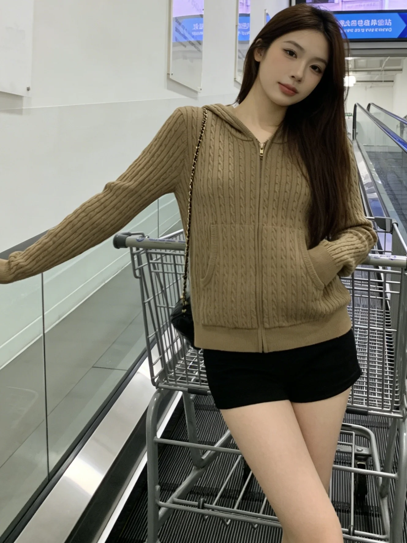 

Korean Style Women's Hooded Knitwear Cardigan Slim Fit Spring New Arrival Soft Medium Gauge Long Sleeve Citywalk Suitable