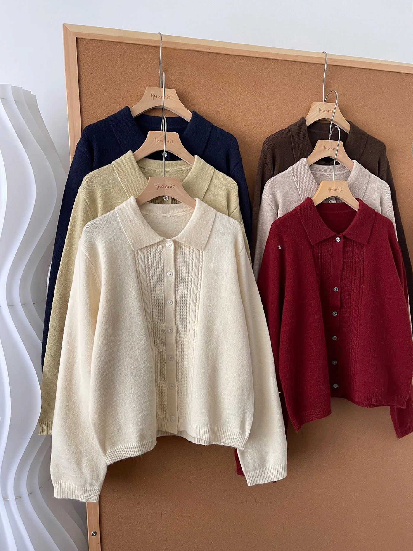 

Осенне-зимний винтажный вязаный свитер в стиле «бабушкин свитер» с воротником на одной пуговице, свободный крой, шесть цветов в наличии