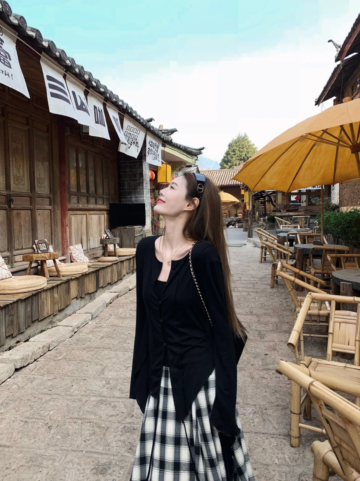 

Xiao Jun Jun Britney Zurich Encounter 3D Structure Line Lyocell Asymmetrical Cold Tone Sa Open Cardigan Women's irt