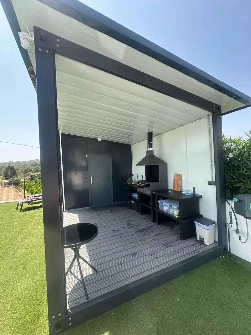 Casa Contenedor Modular de 20 pies, Estructura Inclinada de Acero Galvanizado, Fácil Instalación, Techo Inclinado para Diversos Usos