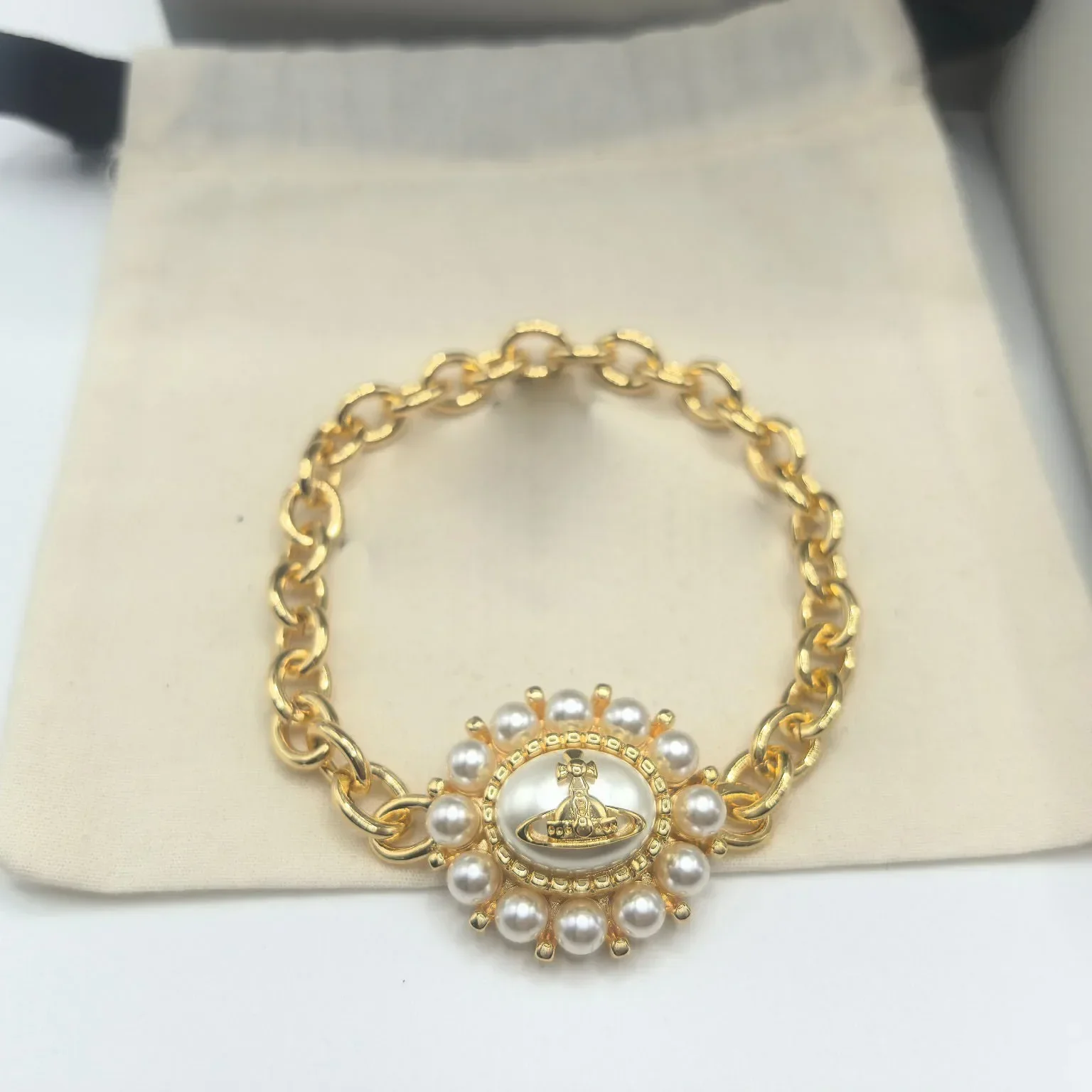 2024 Autumn/Winter V Letter Amalaxi Empress Dowager Sunflower Saturn Pearl Bracelet, Ultra Low Discount