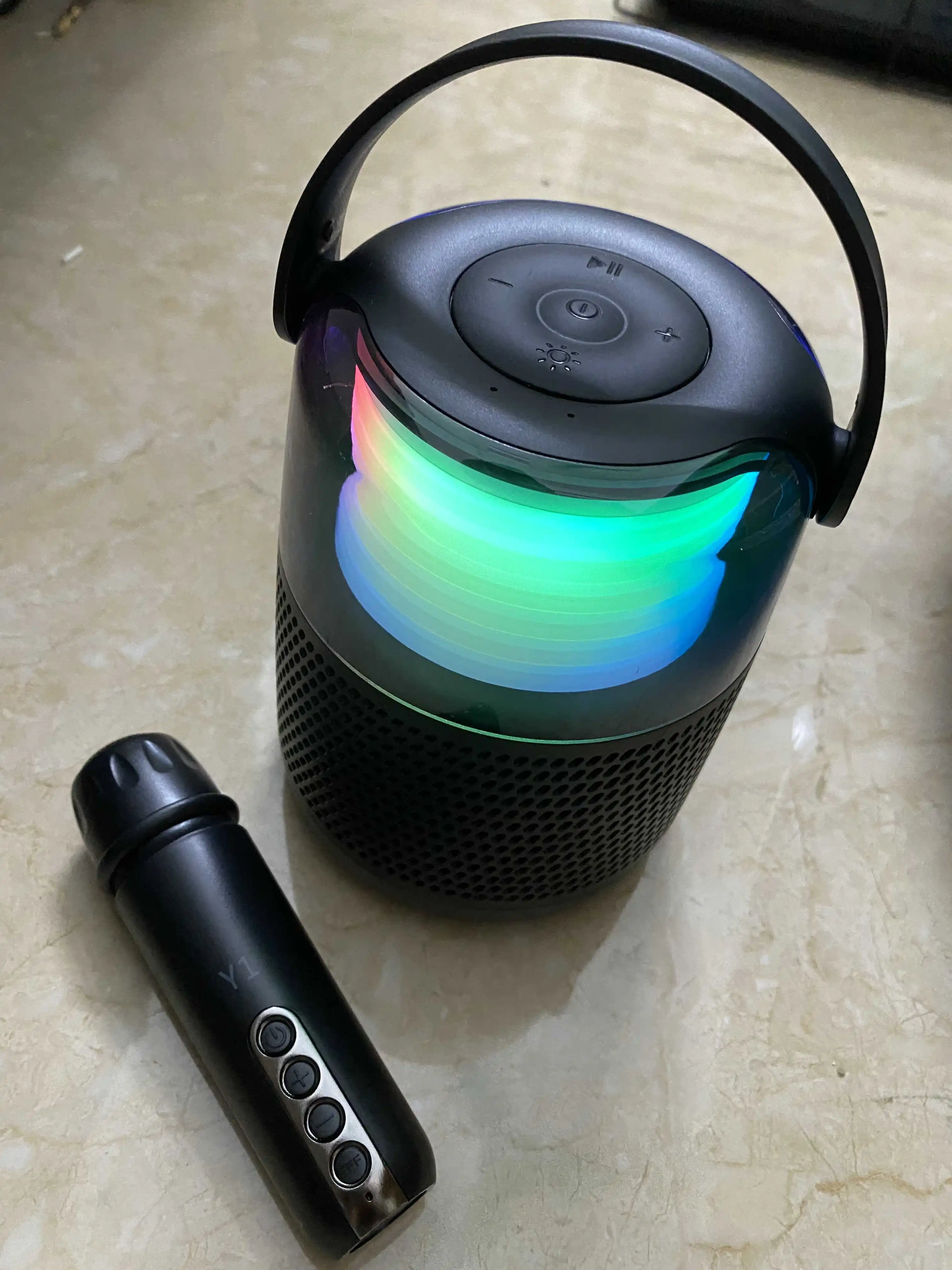 

Home Karaoke Speaker Children's Singing Artifact Alto Falante Full Range LED Color Light Portable Microphone Bluetooth Bass