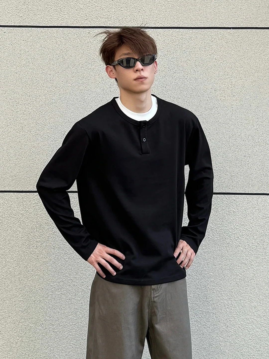 เสื้อสเวตเตอร์แขนยาวสไตล์อเมริกันสำหรับผู้ชาย รุ่น Autumn High Sensation Cool Heavy Shoulder Sweatirt คอเฮนรี่ ดีไซน์แบบสองชิ้น