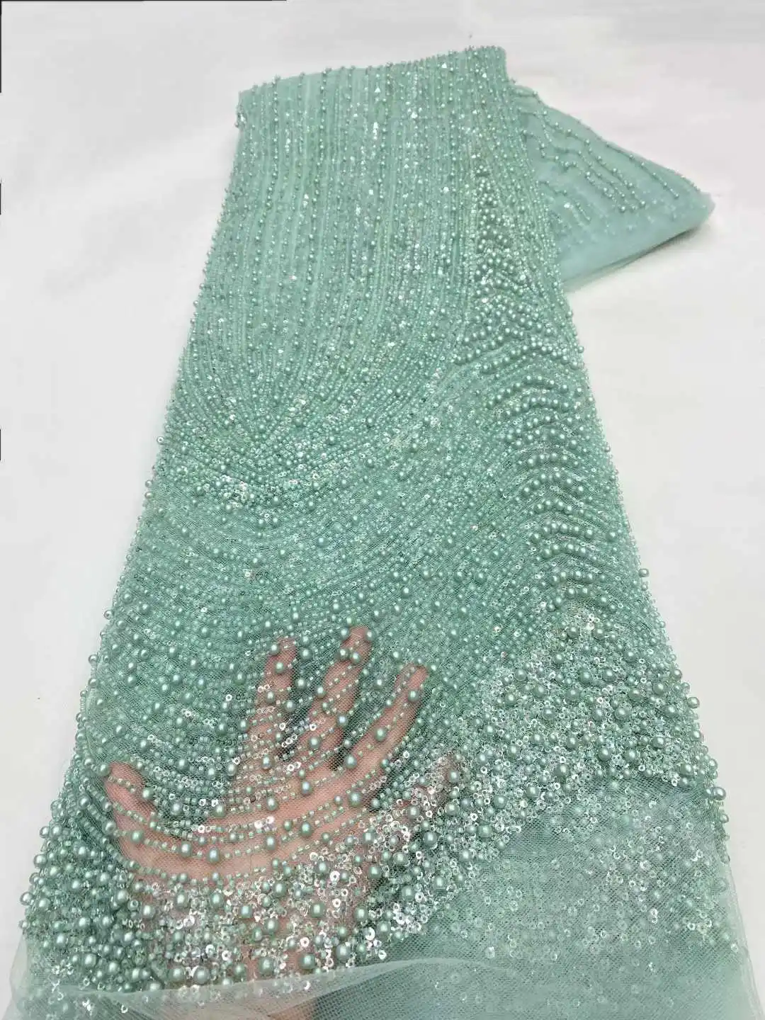 Afrikaanse handgemaakte zware kralen en pailletten borduurwerk kant 2025, luxe mode Franse Nigeriaanse mesh kant stof voor trouwjurk