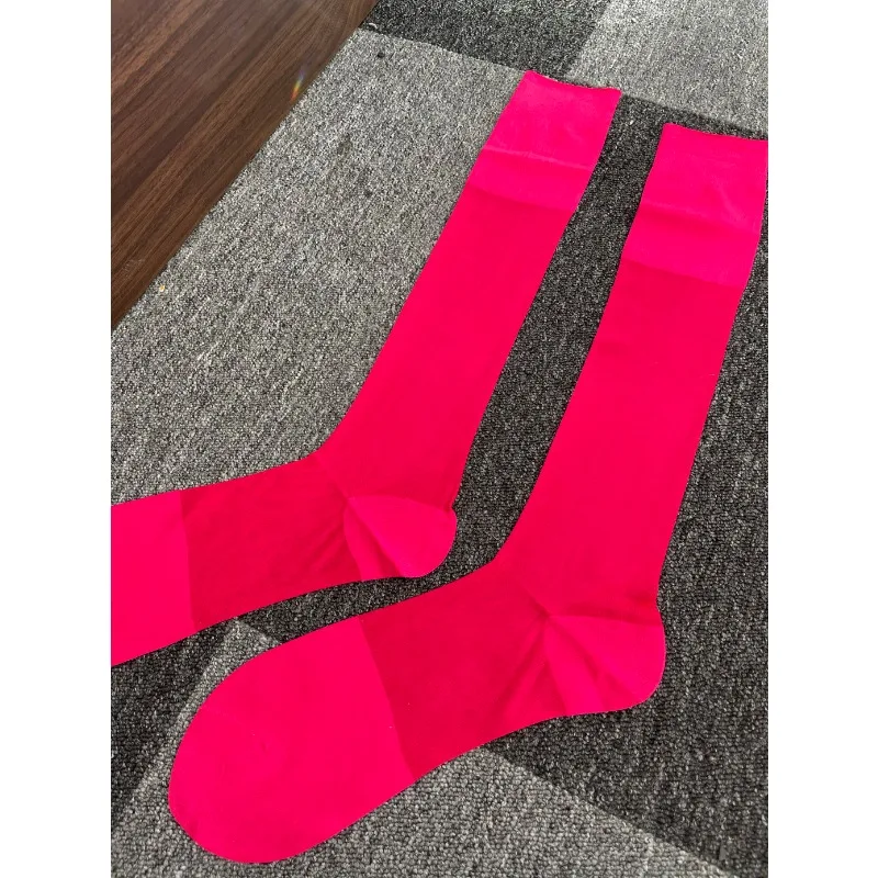 Nowe pończochy męskie Sexy Barbie Pink Solid Sheer Long Socks dla mężczyzn Nylon Oddychające Miękkie Elastyczne Przezroczyste Skarpety do Udo