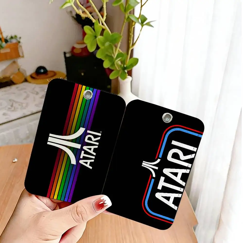

Кожаный чехол-картхолдер Atari Rectangle для ID-карт и пропусков с брелоком-кольцом