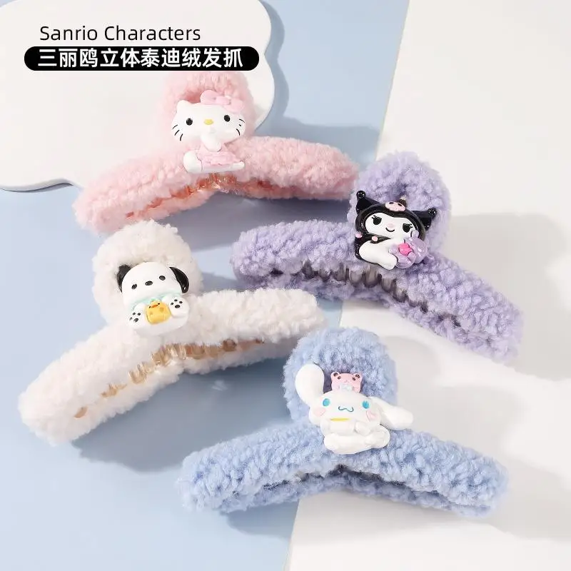 

Miniso New Kawaii Sanrio Cute Hello Kitty Kuromi My Melody Cinnamon Roll Buckle Hair Clip Plush Anime Curly Hair Accessory Gift