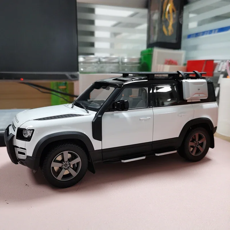 

1/18 почти настоящие модели автомобилей Land Rover Defender 2020 90, коллекционные игрушки для мальчиков и девочек из белого металла и пластика