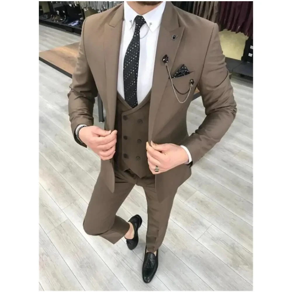 

Handsome 3 Pieces Slim Fit Men Suits Brown Burgundy Tuxedos Wedding Evening Party Prom Bridegroom Custom Made Casual Men Suits